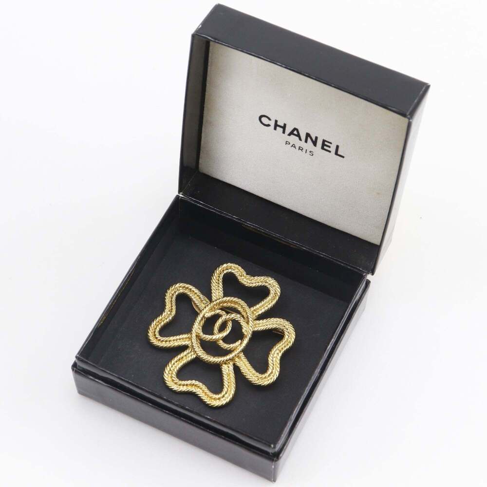 CHANEL Vintage Gold Logo Brooch - Picture 8 of 8